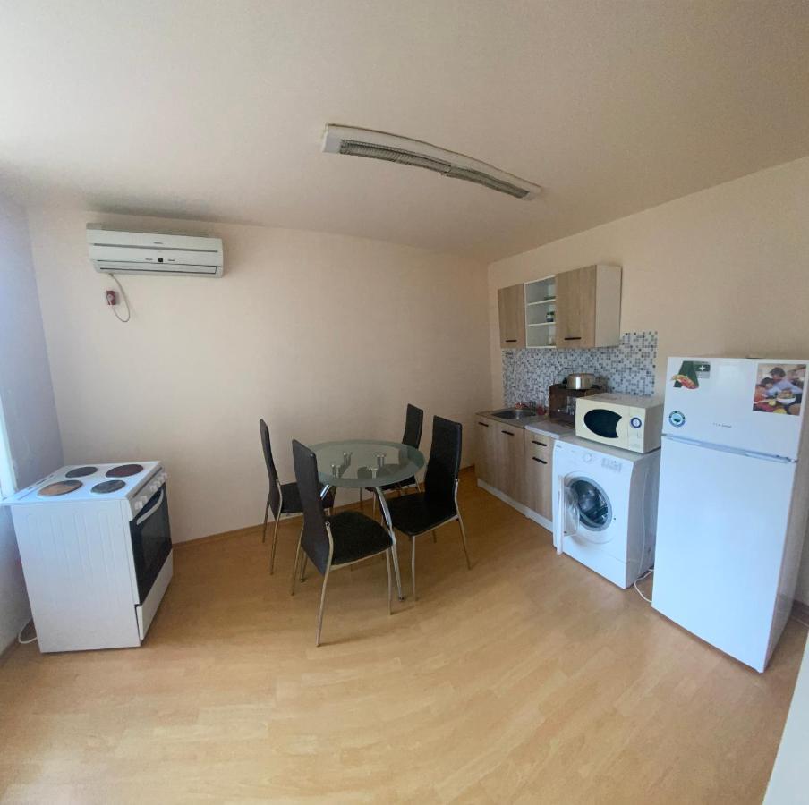 Стаи За Гости Маринови Provadiya Luaran gambar